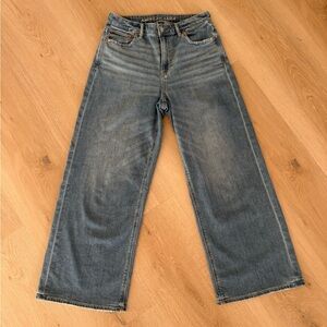 American Eagle women’s jeans Super High Rise Baggy Wide Leg, 4 short 27” inseam